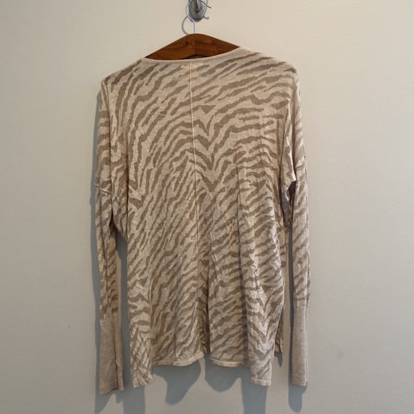 H&M long sleeve - Picture 3 of 3